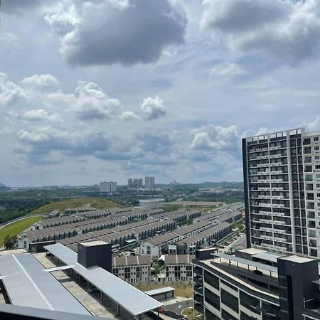 D'Rinie Sky Homestay Kajang Exterior foto