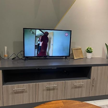 D'Rinie Sky Homestay Kajang Exterior foto