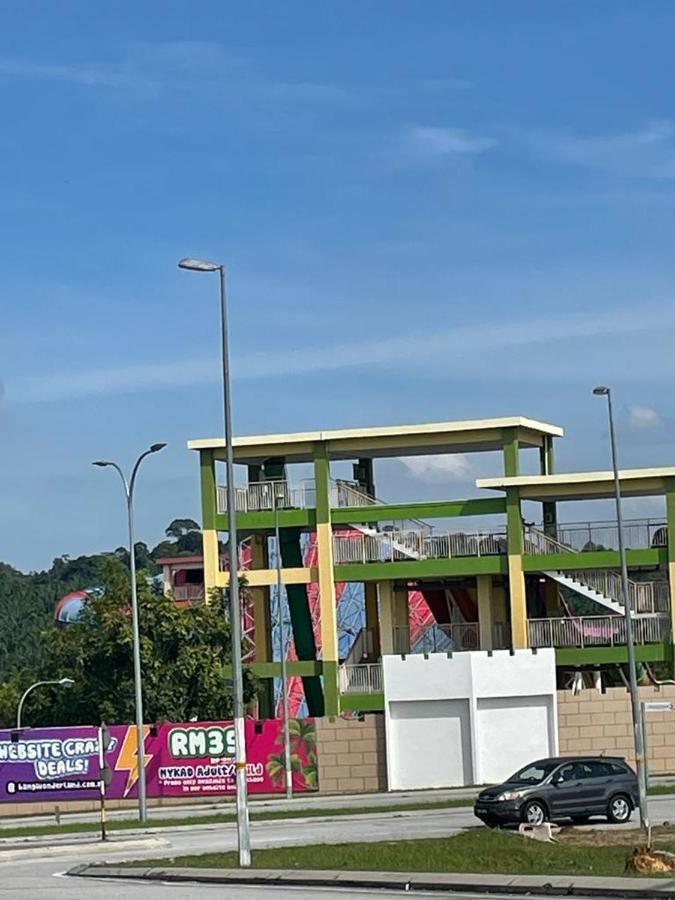 D'Rinie Sky Homestay Kajang Exterior foto